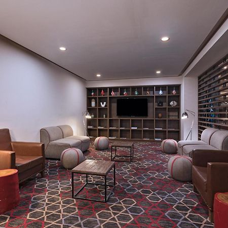 Four Points By Sheraton Galerias Monterrey Eksteriør billede Library