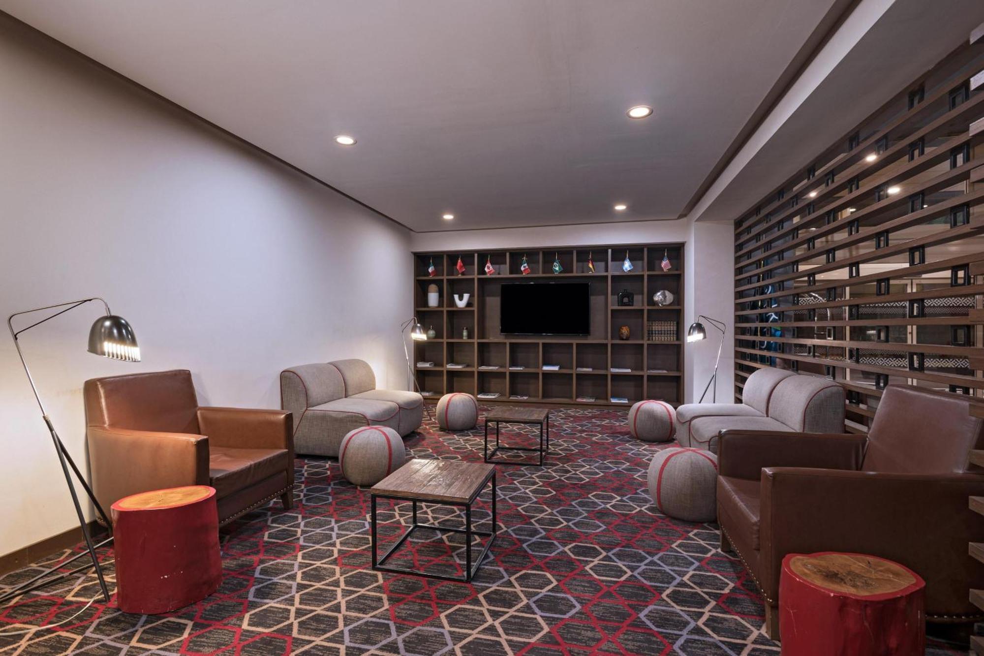 Four Points By Sheraton Galerias Monterrey Eksteriør billede Library